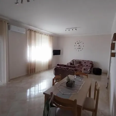 Melina House شقة ساراندا